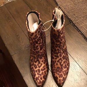 Faux Leopard bottle by comfort view SZ 9 1/2W